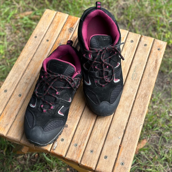 Waterproof Hiking Shoes - Picture 3 of 5